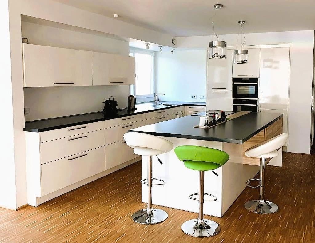 Pronájem bytu 4+1 154 m², Siegbergstr. 73, Siegen, Severní Porýní-Vestfálsko Pronájem bytu 4+1 154 m², Siegbergstr. 73, Siegen, Severní Porýní-Vestfálsko