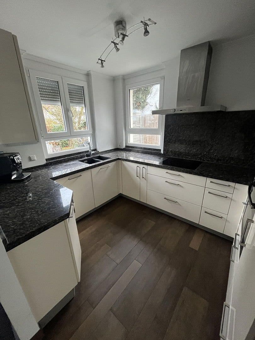 Prodej domu 144 m², pozemek 330 m², Ditzingen, Bádensko-Württembersko Prodej domu 144 m², pozemek 330 m², Ditzingen, Bádensko-Württembersko