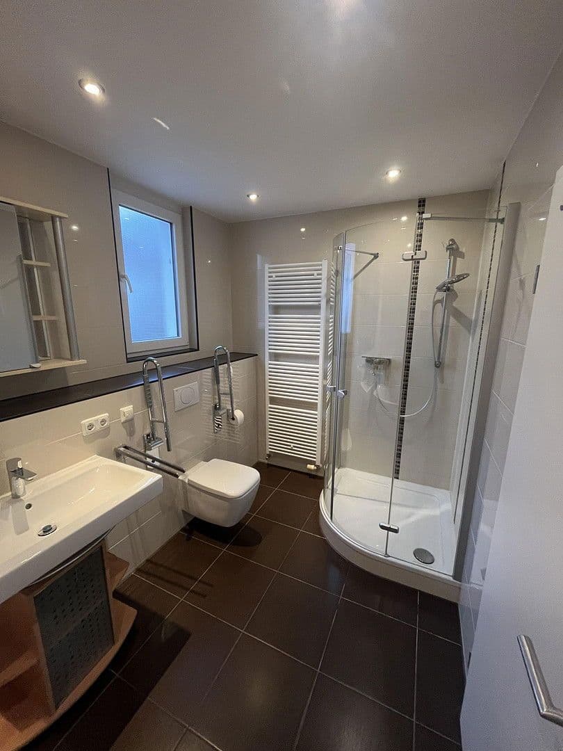 Prodej domu 144 m², pozemek 330 m², Ditzingen, Bádensko-Württembersko Prodej domu 144 m², pozemek 330 m², Ditzingen, Bádensko-Württembersko