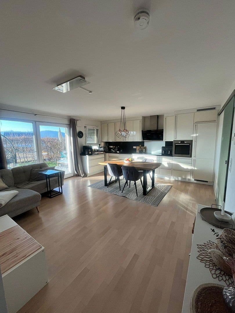 Pronájem bytu 2+1 60 m², Schwäbisch Hall, Bádensko-Württembersko Pronájem bytu 2+1 60 m², Schwäbisch Hall, Bádensko-Württembersko