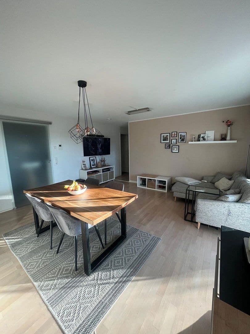 Pronájem bytu 2+1 60 m², Schwäbisch Hall, Bádensko-Württembersko Pronájem bytu 2+1 60 m², Schwäbisch Hall, Bádensko-Württembersko