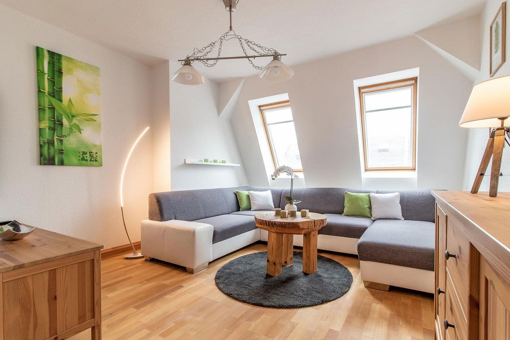 Pronájem bytu 2+1 50 m², Leipziger Straße 61, Cvikov, Sasko Pronájem bytu 2+1 50 m², Leipziger Straße 61, Cvikov, Sasko