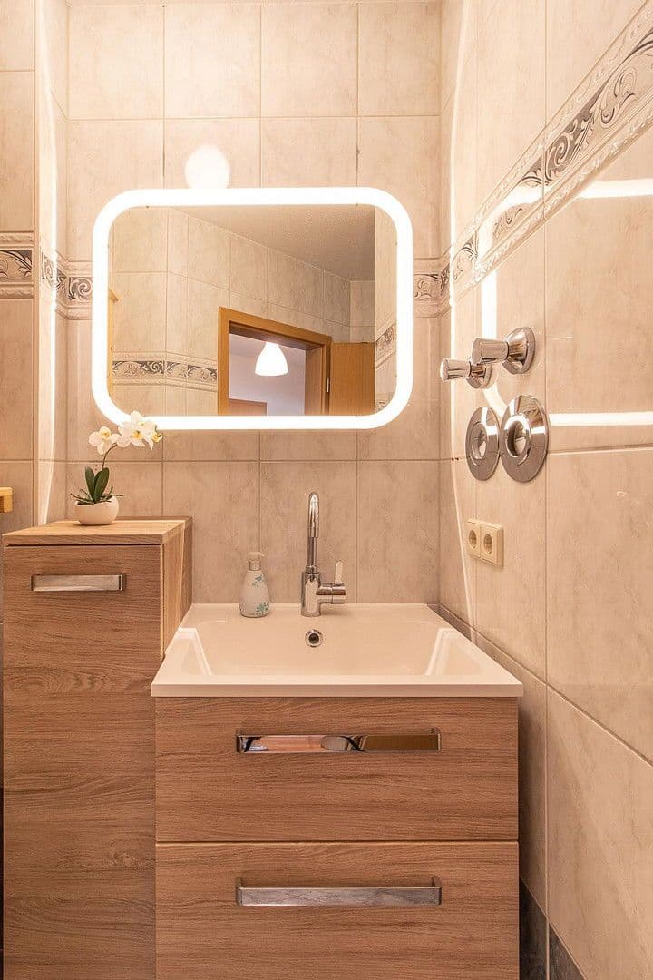 Pronájem bytu 2+1 50 m², Leipziger Straße 61, Cvikov, Sasko Pronájem bytu 2+1 50 m², Leipziger Straße 61, Cvikov, Sasko