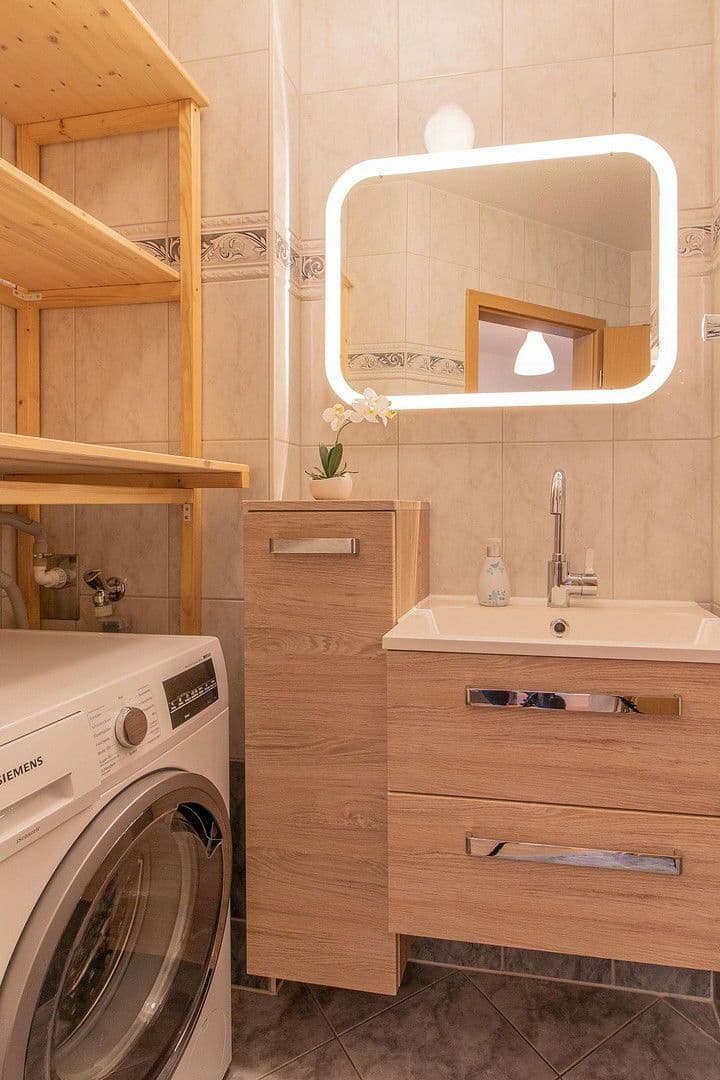 Pronájem bytu 2+1 50 m², Leipziger Straße 61, Cvikov, Sasko Pronájem bytu 2+1 50 m², Leipziger Straße 61, Cvikov, Sasko