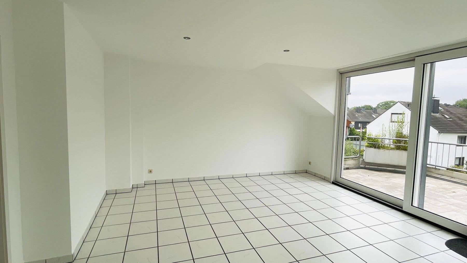 Pronájem bytu 3+1 107 m², Köln, Severní Porýní-Vestfálsko Pronájem bytu 3+1 107 m², Köln, Severní Porýní-Vestfálsko