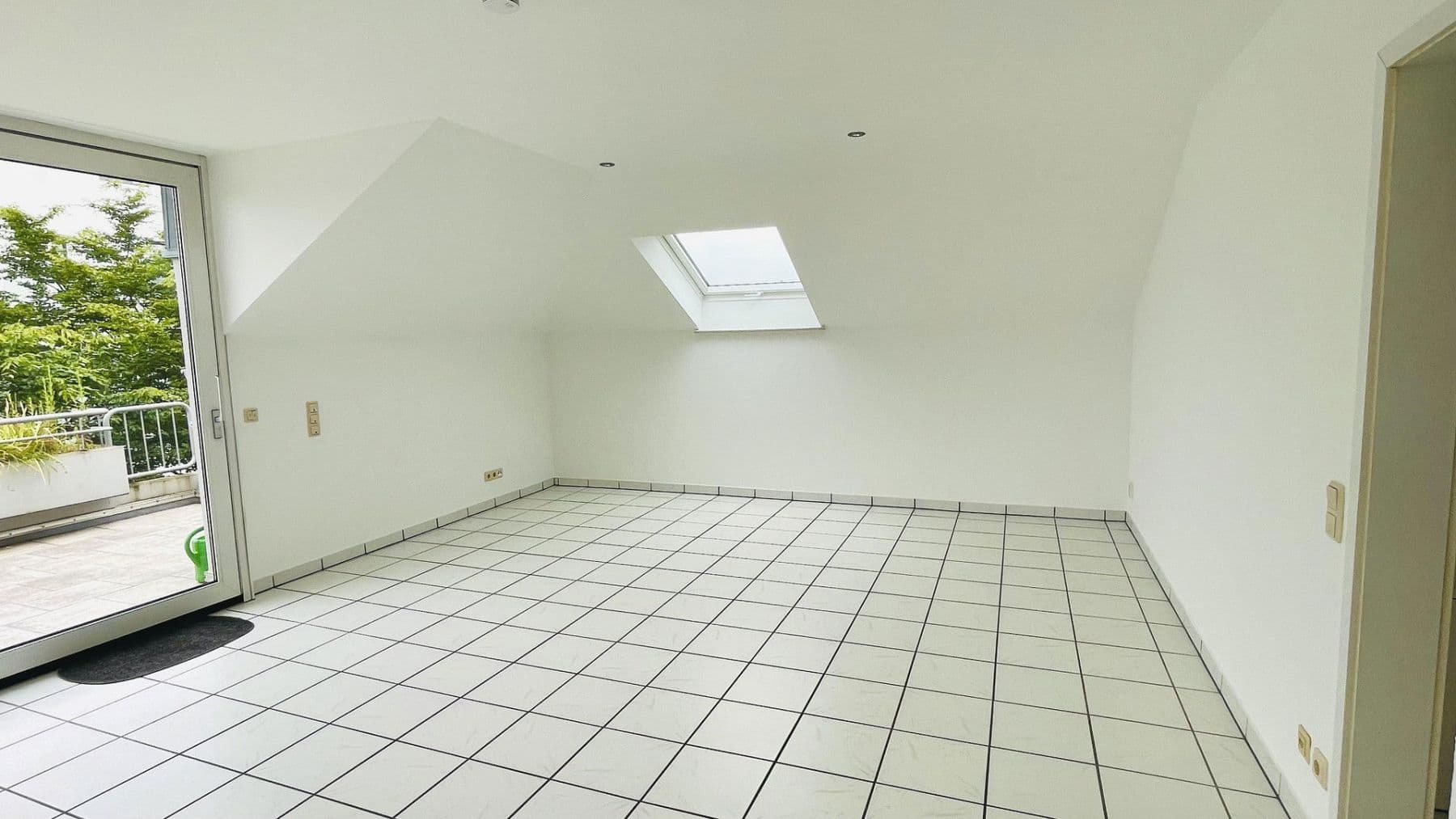 Pronájem bytu 3+1 107 m², Köln, Severní Porýní-Vestfálsko Pronájem bytu 3+1 107 m², Köln, Severní Porýní-Vestfálsko