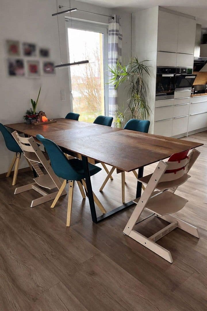 Prodej domu 164 m², pozemek 430 m², Reuthseering 202, Adelsdorf, Bavorsko Prodej domu 164 m², pozemek 430 m², Reuthseering 202, Adelsdorf, Bavorsko