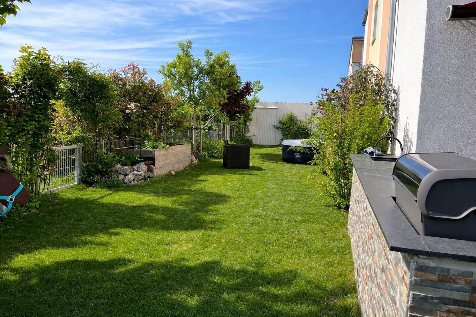 Prodej domu 164 m², pozemek 430 m², Reuthseering 202, Adelsdorf, Bavorsko Prodej domu 164 m², pozemek 430 m², Reuthseering 202, Adelsdorf, Bavorsko