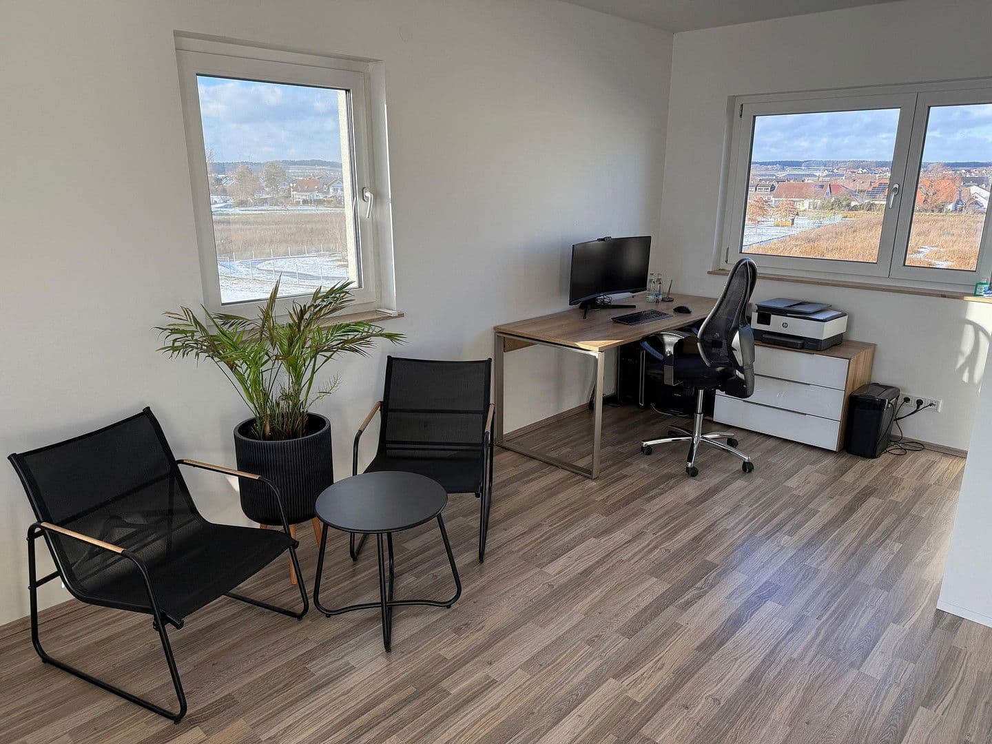 Prodej domu 164 m², pozemek 430 m², Reuthseering 202, Adelsdorf, Bavorsko Prodej domu 164 m², pozemek 430 m², Reuthseering 202, Adelsdorf, Bavorsko