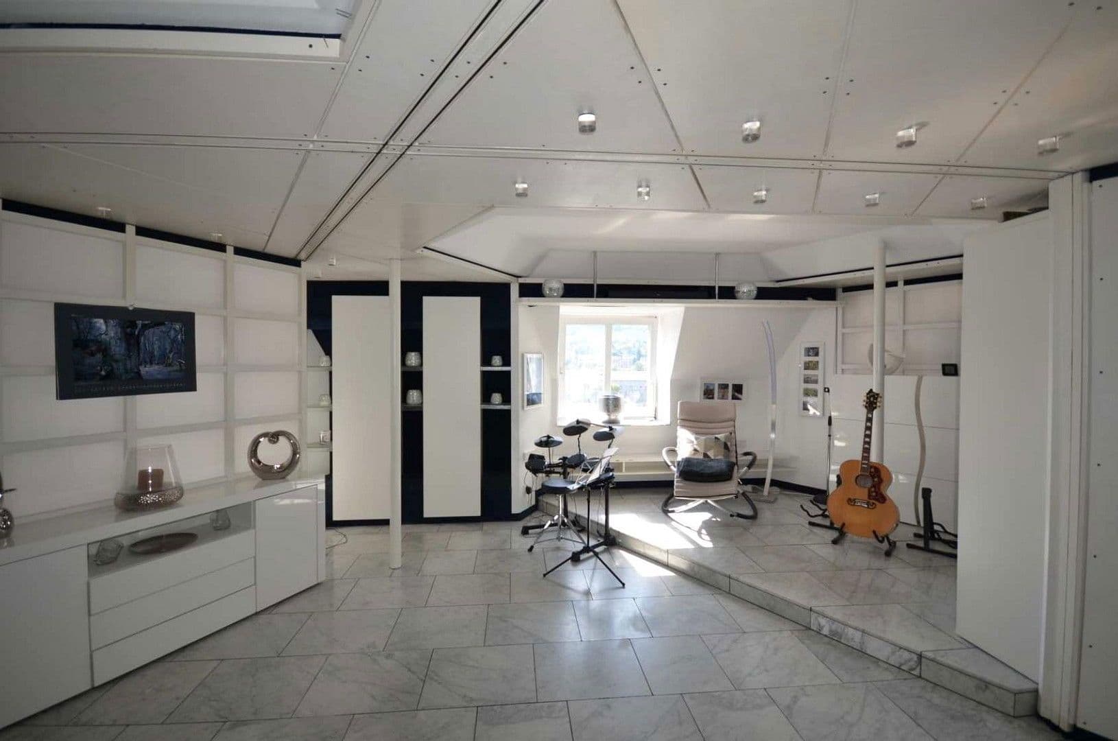 Pronájem bytu 3+kk 111 m², Gronaustraße 35, Wuppertal, Severní Porýní-Vestfálsko Pronájem bytu 3+kk 111 m², Gronaustraße 35, Wuppertal, Severní Porýní-Vestfálsko