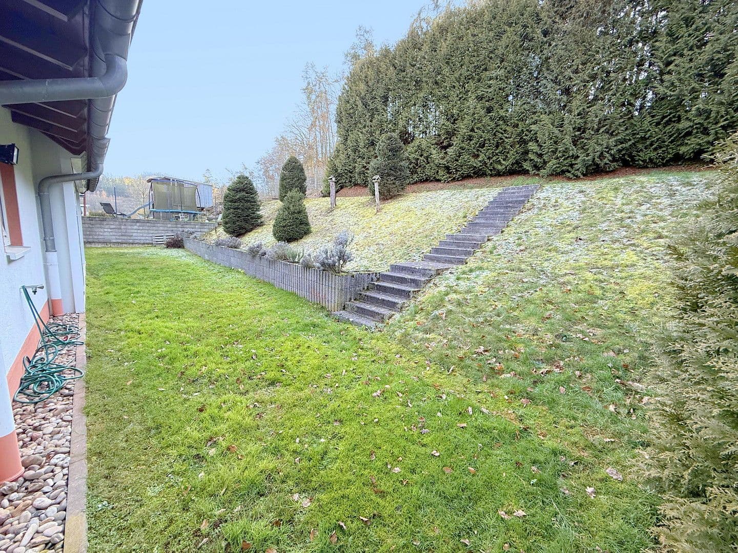 Prodej domu 259 m², pozemek 809 m², Ilsbachstraße 11, Hettenhausen, Porýní-Falc Prodej domu 259 m², pozemek 809 m², Ilsbachstraße 11, Hettenhausen, Porýní-Falc