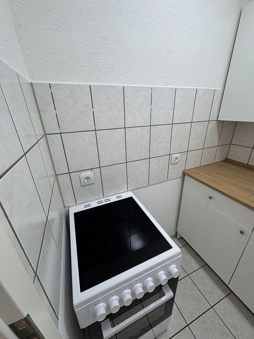 Pronájem bytu 1+1 35 m², Mercedesstrasse 14, Sindelfingen, Bádensko-Württembersko Pronájem bytu 1+1 35 m², Mercedesstrasse 14, Sindelfingen, Bádensko-Württembersko