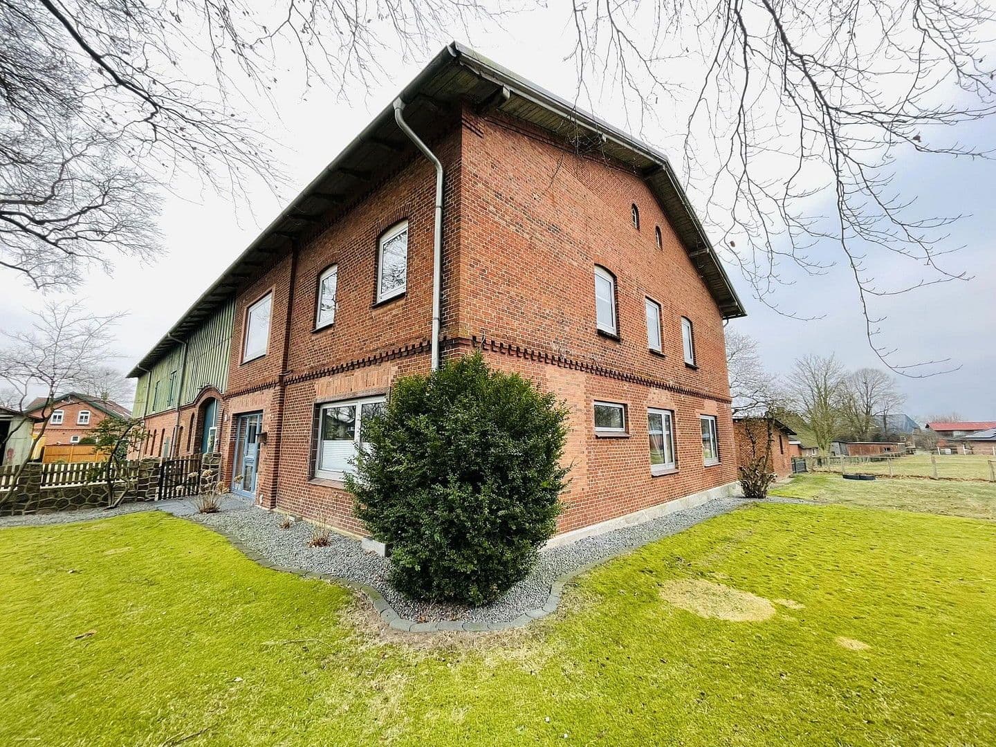Prodej domu 269 m², pozemek 3.368 m², Luhnstedt, Šlesvicko-Holštýnsko Prodej domu 269 m², pozemek 3.368 m², Luhnstedt, Šlesvicko-Holštýnsko