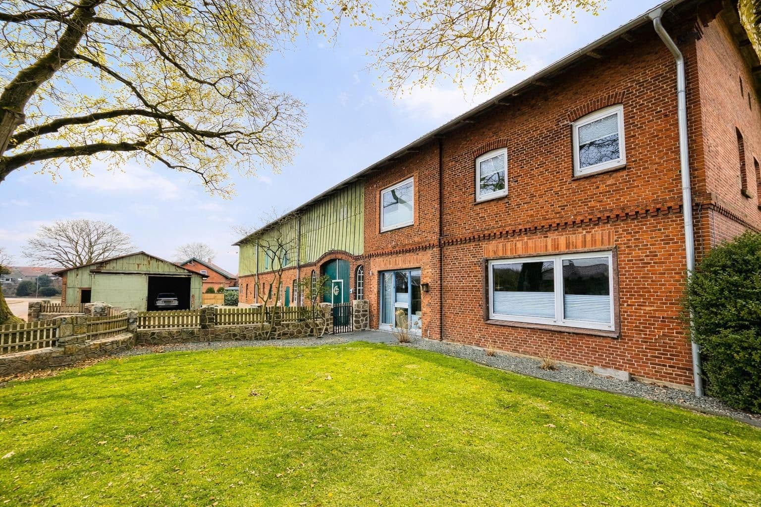 Prodej domu 269 m², pozemek 3.368 m², Luhnstedt, Šlesvicko-Holštýnsko Prodej domu 269 m², pozemek 3.368 m², Luhnstedt, Šlesvicko-Holštýnsko