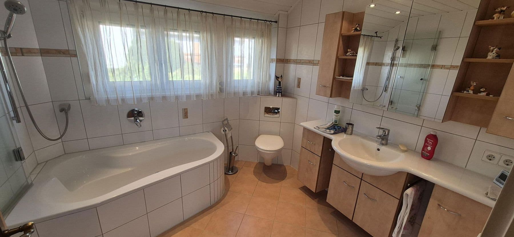 Prodej domu 187 m², pozemek 487 m², Mühlacker, Bádensko-Württembersko Prodej domu 187 m², pozemek 487 m², Mühlacker, Bádensko-Württembersko