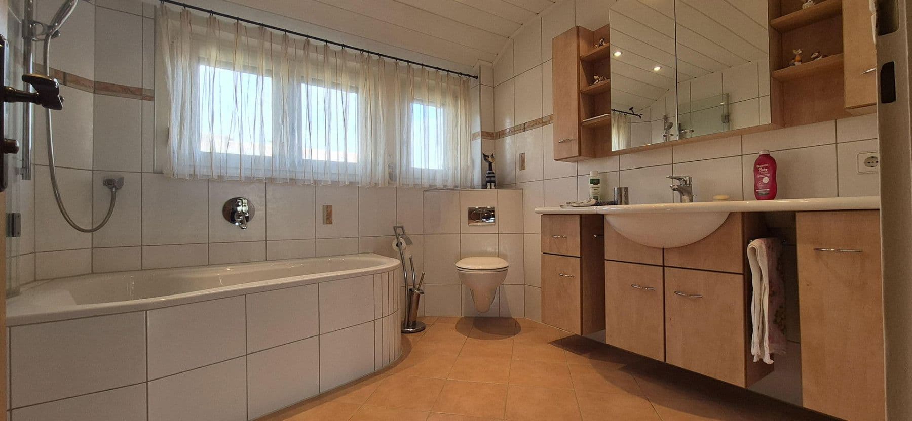 Prodej domu 187 m², pozemek 487 m², Mühlacker, Bádensko-Württembersko Prodej domu 187 m², pozemek 487 m², Mühlacker, Bádensko-Württembersko