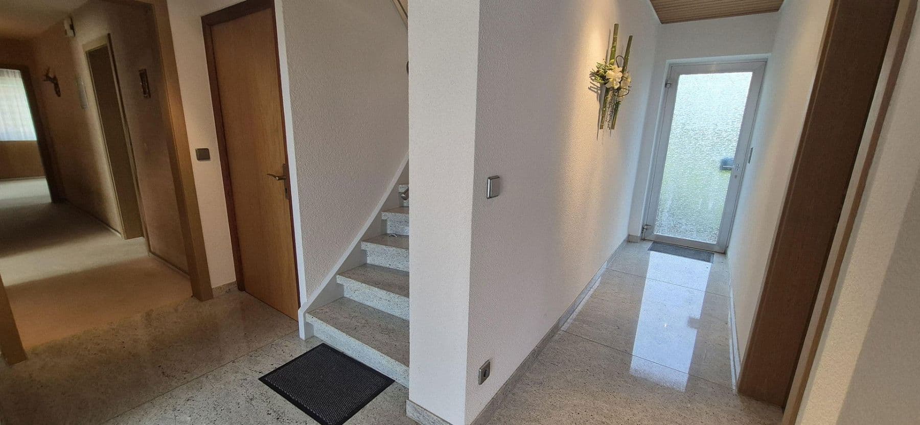 Prodej domu 187 m², pozemek 487 m², Mühlacker, Bádensko-Württembersko Prodej domu 187 m², pozemek 487 m², Mühlacker, Bádensko-Württembersko