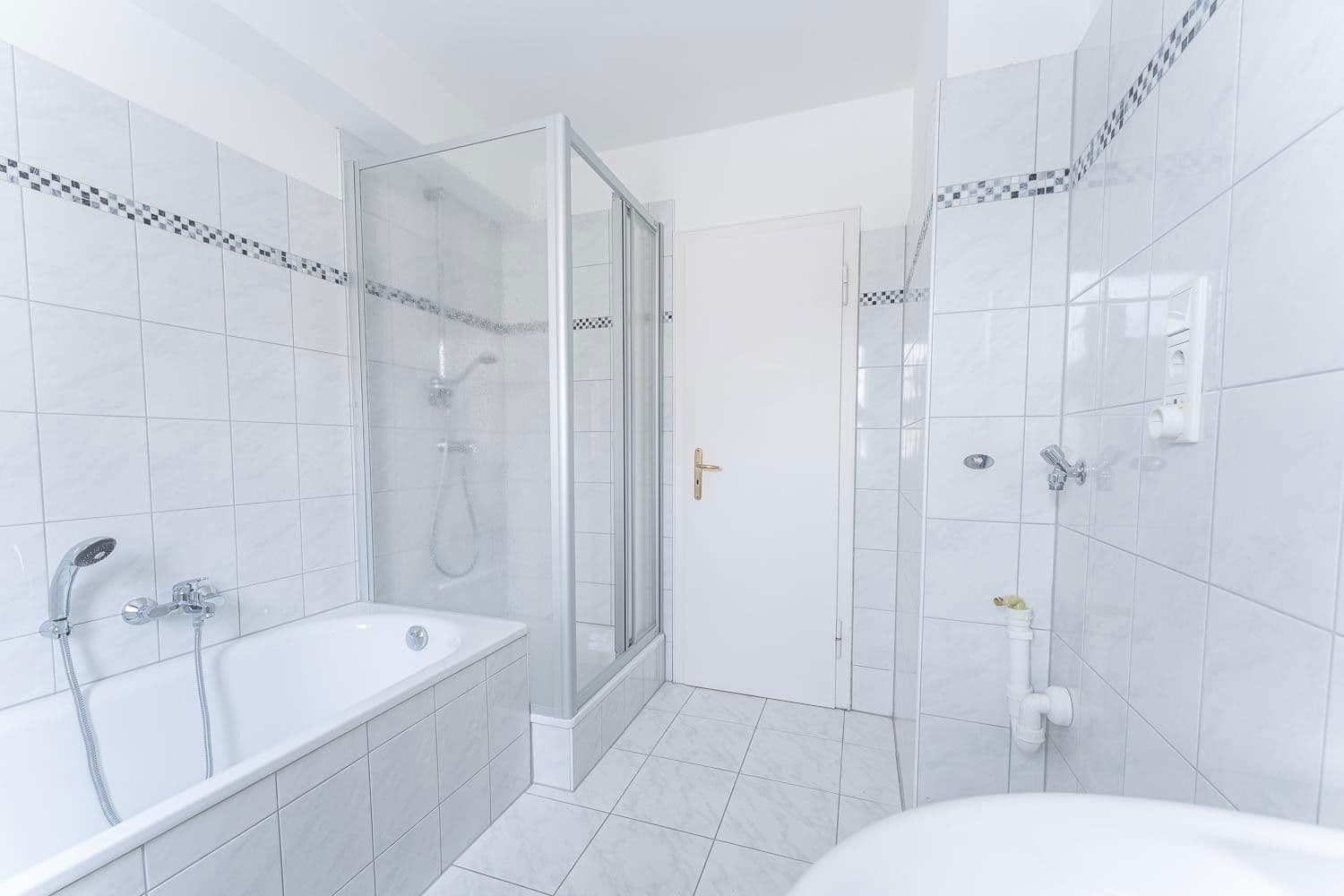 Prodej bytu 3+1 96 m², Düsseldorf Heerdt, Severní Porýní-Vestfálsko Prodej bytu 3+1 96 m², Düsseldorf Heerdt, Severní Porýní-Vestfálsko