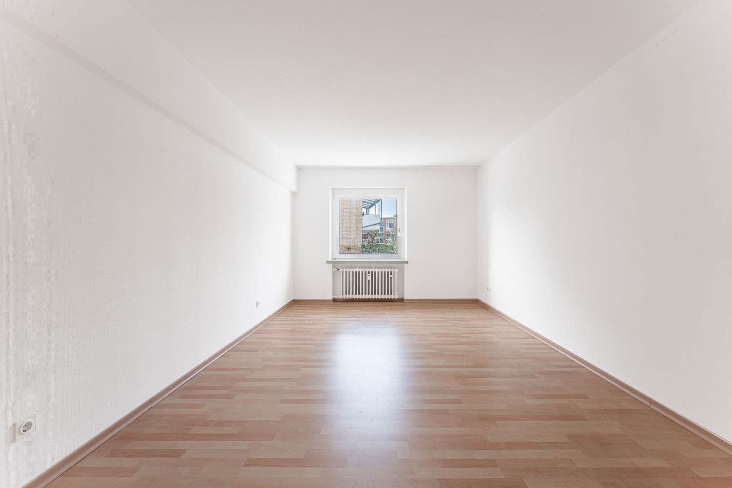 Prodej bytu 3+1 96 m², Düsseldorf Heerdt, Severní Porýní-Vestfálsko Prodej bytu 3+1 96 m², Düsseldorf Heerdt, Severní Porýní-Vestfálsko