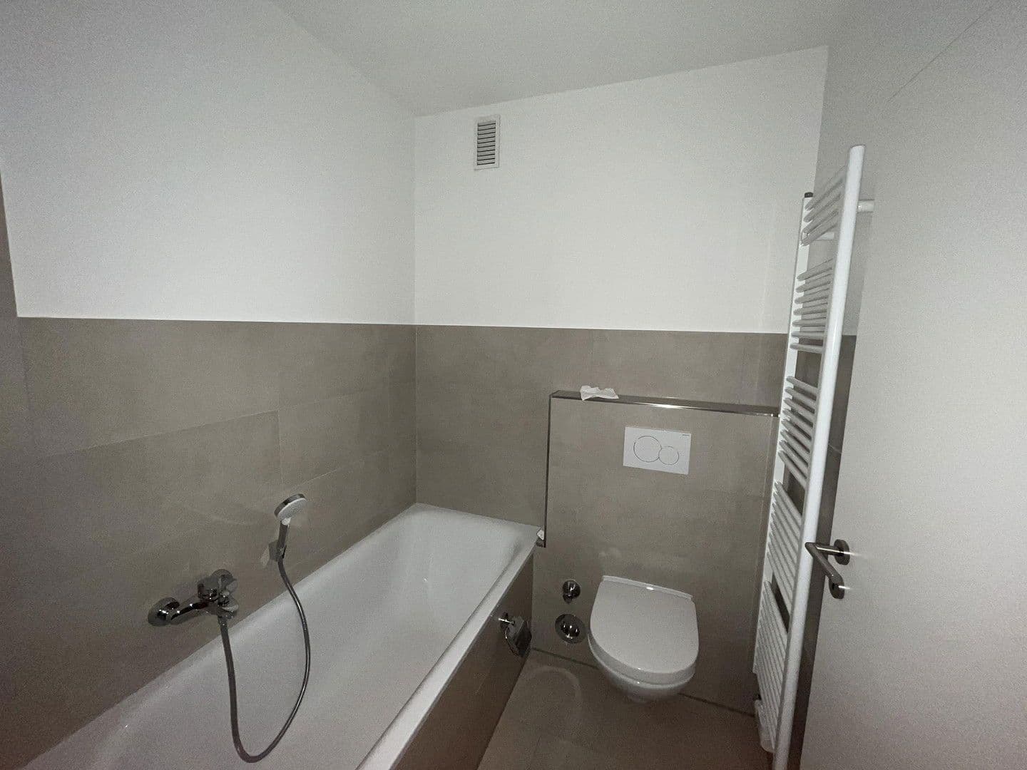 Pronájem bytu 3+kk 80 m², Bochumer Str. 72 a, Hattingen, Severní Porýní-Vestfálsko Pronájem bytu 3+kk 80 m², Bochumer Str. 72 a, Hattingen, Severní Porýní-Vestfálsko