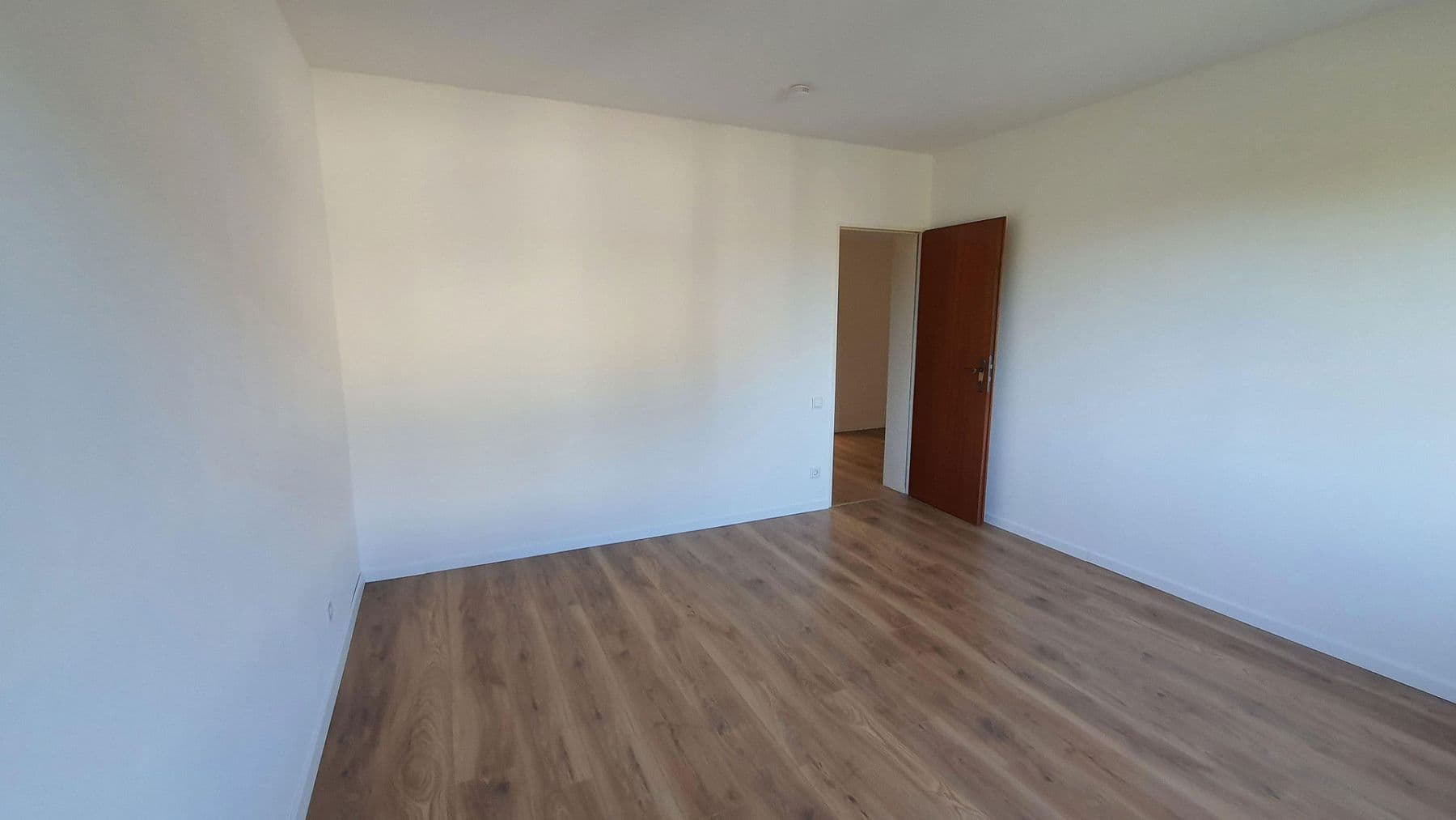 Pronájem bytu 3+kk 82 m², Duisburg, Severní Porýní-Vestfálsko Pronájem bytu 3+kk 82 m², Duisburg, Severní Porýní-Vestfálsko