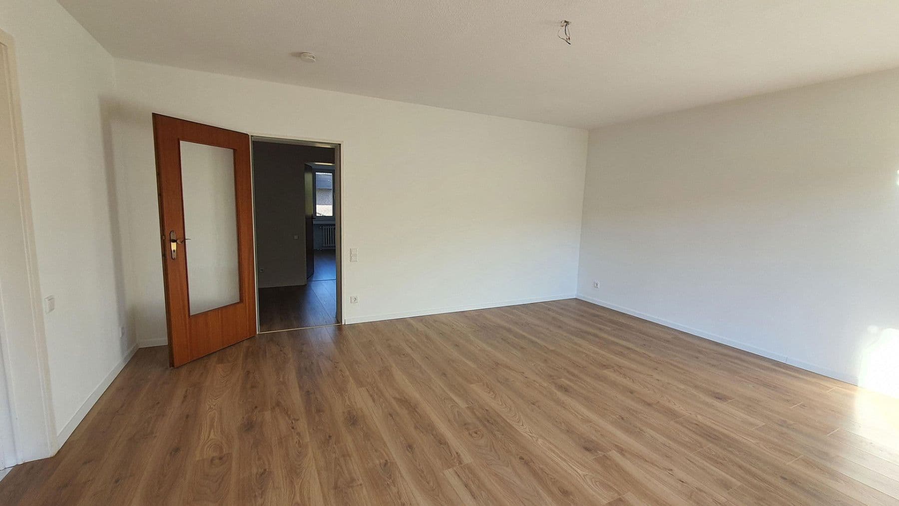 Pronájem bytu 3+kk 82 m², Duisburg, Severní Porýní-Vestfálsko Pronájem bytu 3+kk 82 m², Duisburg, Severní Porýní-Vestfálsko