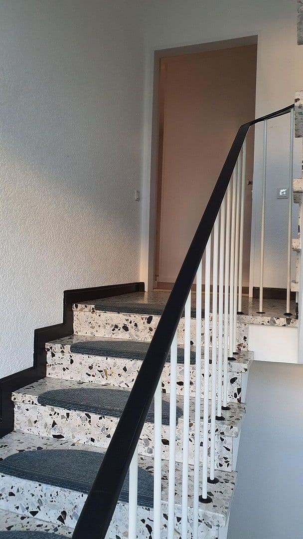 Pronájem bytu 3+kk 82 m², Duisburg, Severní Porýní-Vestfálsko Pronájem bytu 3+kk 82 m², Duisburg, Severní Porýní-Vestfálsko