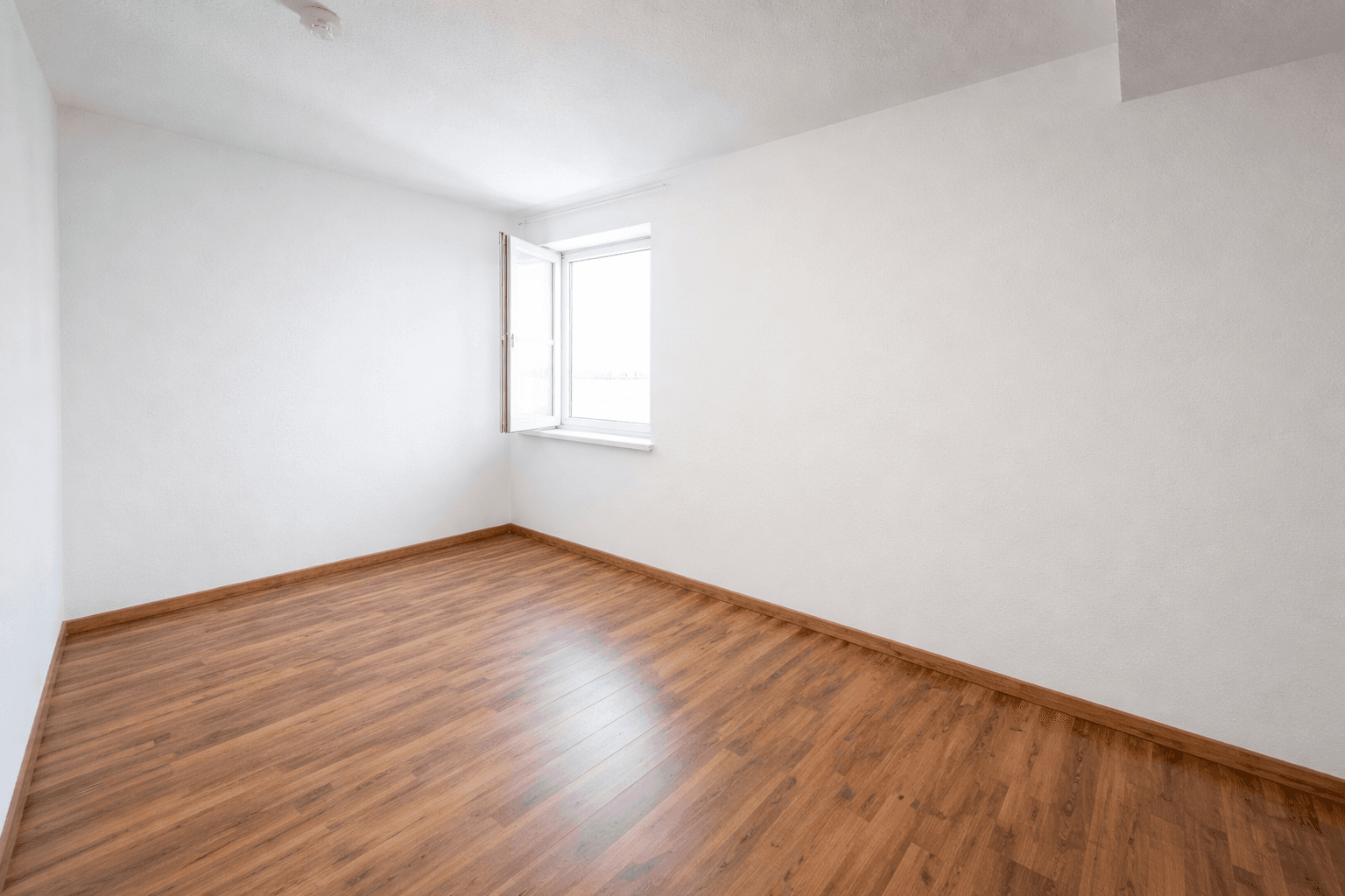 Pronájem bytu 4+1 139 m², Bahnhofstraße 23, Rathenow, Braniborsko Pronájem bytu 4+1 139 m², Bahnhofstraße 23, Rathenow, Braniborsko