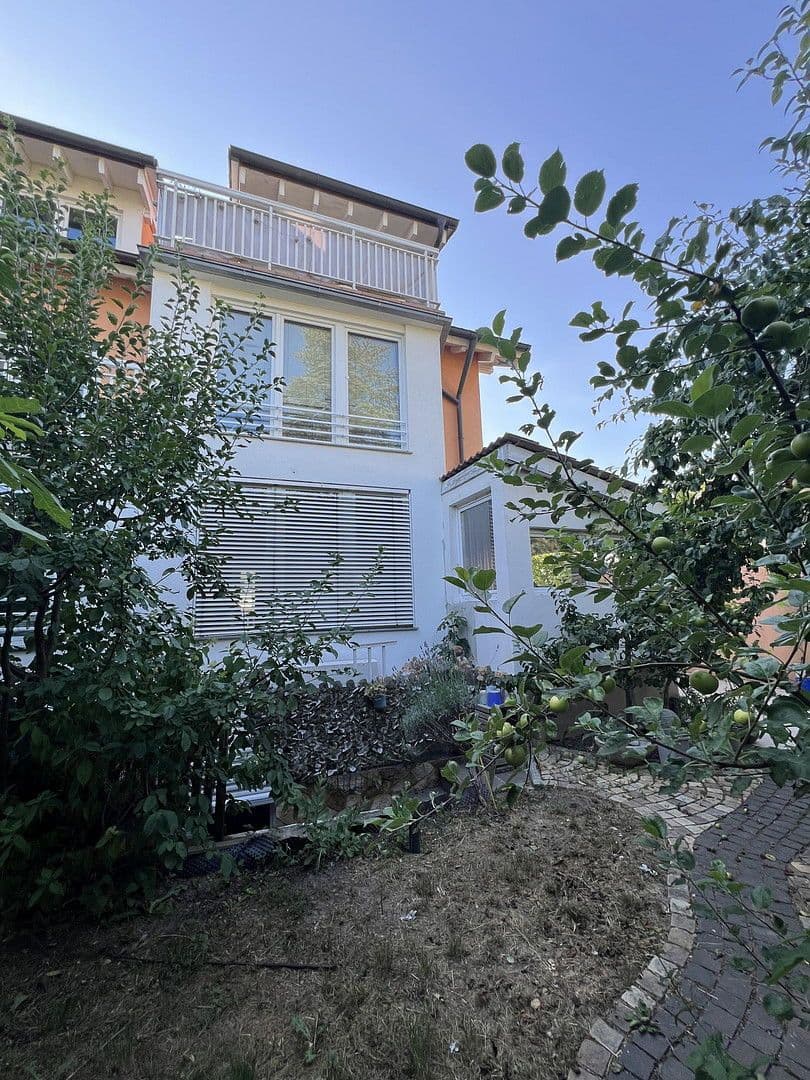 Pronájem bytu 4+kk 128 m², freiburg, Bádensko-Württembersko Pronájem bytu 4+kk 128 m², freiburg, Bádensko-Württembersko