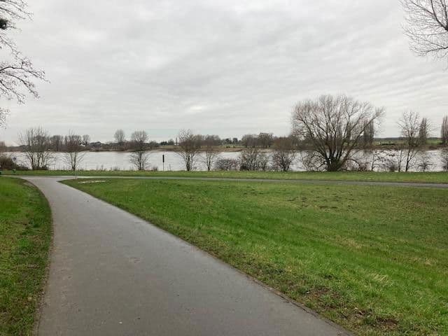 Prodej bytu 3+1 82 m², Walburgisstr., Düsseldorf (Kaiserswerth), Severní Porýní-Vestfálsko Prodej bytu 3+1 82 m², Walburgisstr., Düsseldorf (Kaiserswerth), Severní Porýní-Vestfálsko