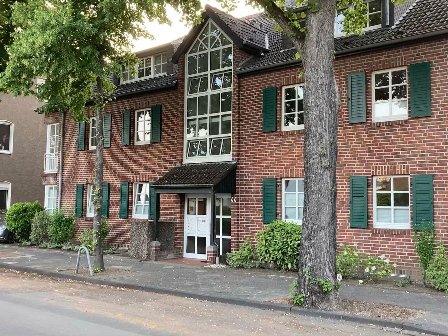 Prodej bytu 3+1 82 m², Walburgisstr., Düsseldorf (Kaiserswerth), Severní Porýní-Vestfálsko Prodej bytu 3+1 82 m², Walburgisstr., Düsseldorf (Kaiserswerth), Severní Porýní-Vestfálsko