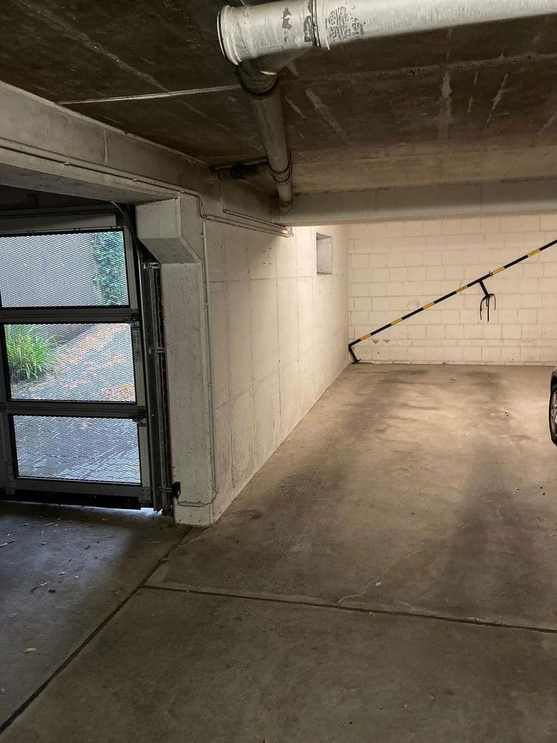 Prodej bytu 3+1 82 m², Walburgisstr., Düsseldorf (Kaiserswerth), Severní Porýní-Vestfálsko Prodej bytu 3+1 82 m², Walburgisstr., Düsseldorf (Kaiserswerth), Severní Porýní-Vestfálsko