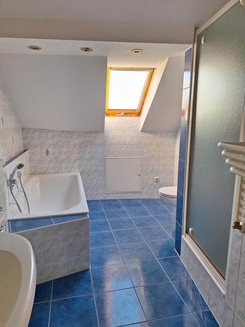 Prodej domu 383 m², pozemek 1.457 m², Schwaigener Str. 28, Mamming, Bavorsko Prodej domu 383 m², pozemek 1.457 m², Schwaigener Str. 28, Mamming, Bavorsko