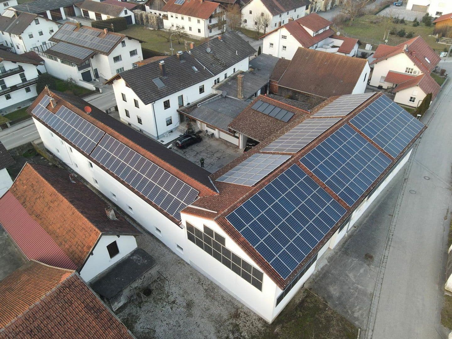 Prodej domu 383 m², pozemek 1.457 m², Schwaigener Str. 28, Mamming, Bavorsko Prodej domu 383 m², pozemek 1.457 m², Schwaigener Str. 28, Mamming, Bavorsko