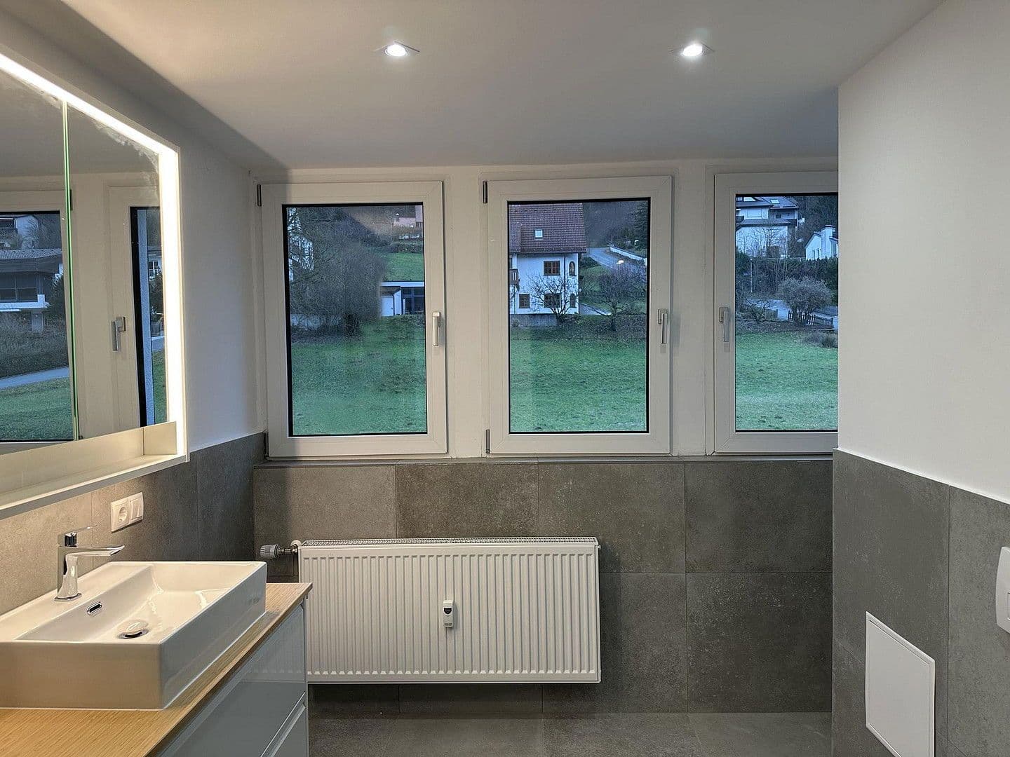 Pronájem bytu 4+1 94 m², Badstr. 131, Egloffstein, Bavorsko Pronájem bytu 4+1 94 m², Badstr. 131, Egloffstein, Bavorsko