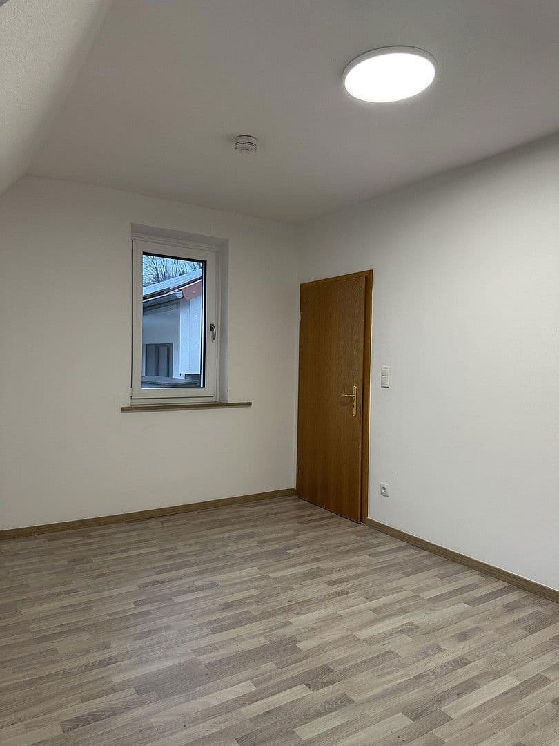 Pronájem bytu 4+1 94 m², Badstr. 131, Egloffstein, Bavorsko Pronájem bytu 4+1 94 m², Badstr. 131, Egloffstein, Bavorsko