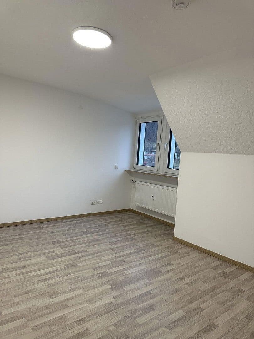Pronájem bytu 4+1 94 m², Badstr. 131, Egloffstein, Bavorsko Pronájem bytu 4+1 94 m², Badstr. 131, Egloffstein, Bavorsko