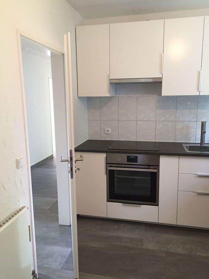 Pronájem bytu 3+1 84 m², Lenbachweg 1, Heilbronn, Bádensko-Württembersko Pronájem bytu 3+1 84 m², Lenbachweg 1, Heilbronn, Bádensko-Württembersko