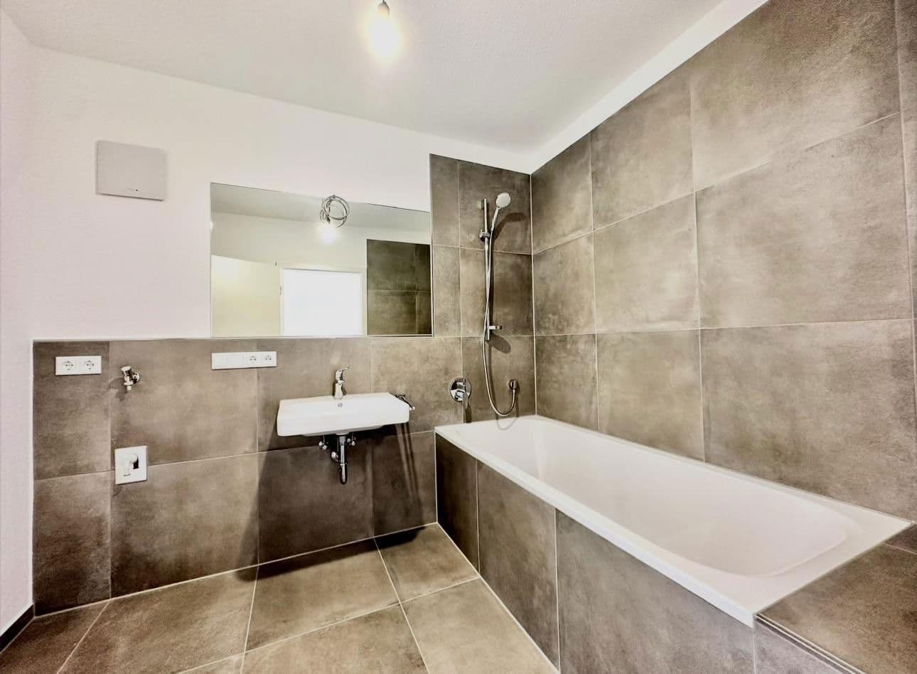 Pronájem bytu 3+1 77 m², Reinerbachweg 12, Siegsdorf / Hörgering, Bavorsko Pronájem bytu 3+1 77 m², Reinerbachweg 12, Siegsdorf / Hörgering, Bavorsko