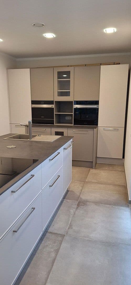 Pronájem domu 201 m², pozemek 436 m², Bad Vilbel, Hessen Pronájem domu 201 m², pozemek 436 m², Bad Vilbel, Hessen