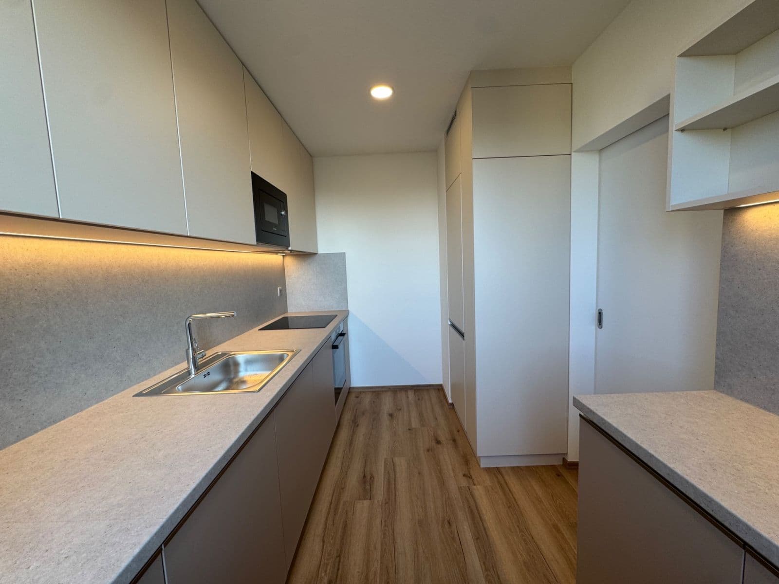 Pronájem bytu 3+1 65 m², Kahovská, Praha, Praha Pronájem bytu 3+1 65 m², Kahovská, Praha, Praha