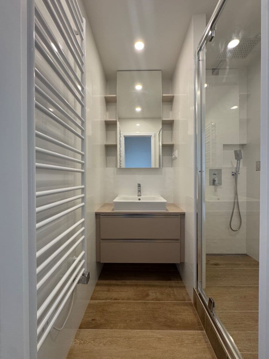 Pronájem bytu 3+1 65 m², Kahovská, Praha, Praha Pronájem bytu 3+1 65 m², Kahovská, Praha, Praha