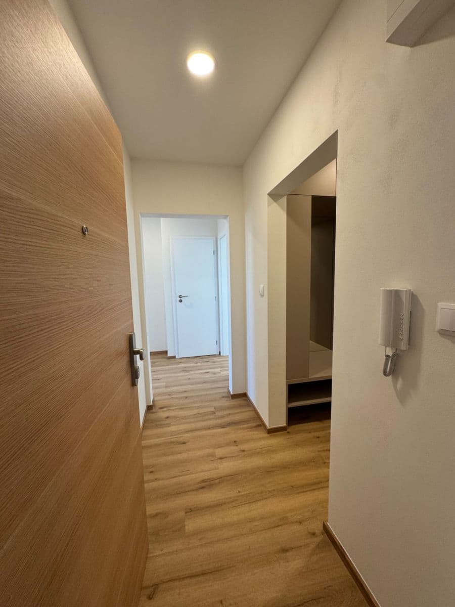 Pronájem bytu 3+1 65 m², Kahovská, Praha, Praha Pronájem bytu 3+1 65 m², Kahovská, Praha, Praha