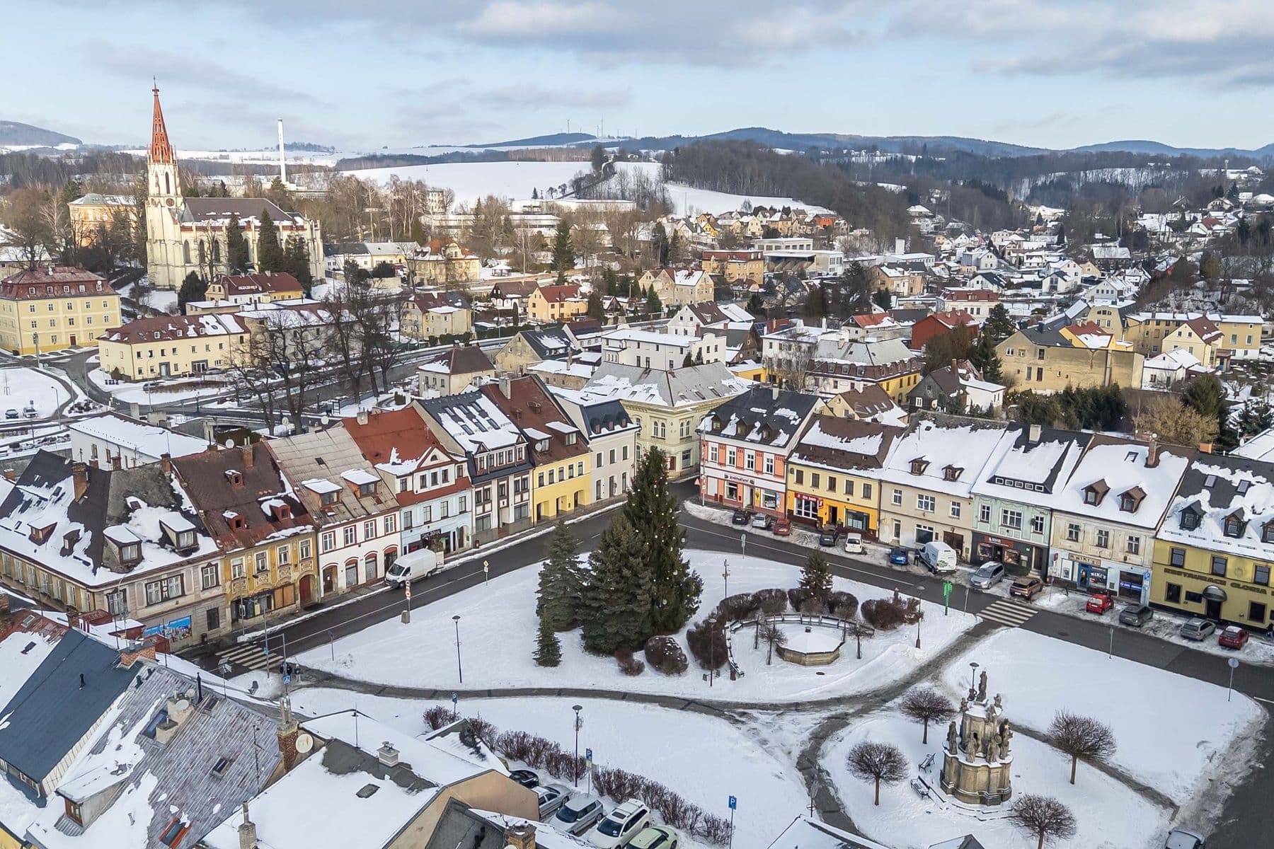 Prodej domu 464 m², pozemek 609 m², náměstí 1. máje, Chrastava, Liberecký kraj Prodej domu 464 m², pozemek 609 m², náměstí 1. máje, Chrastava, Liberecký kraj