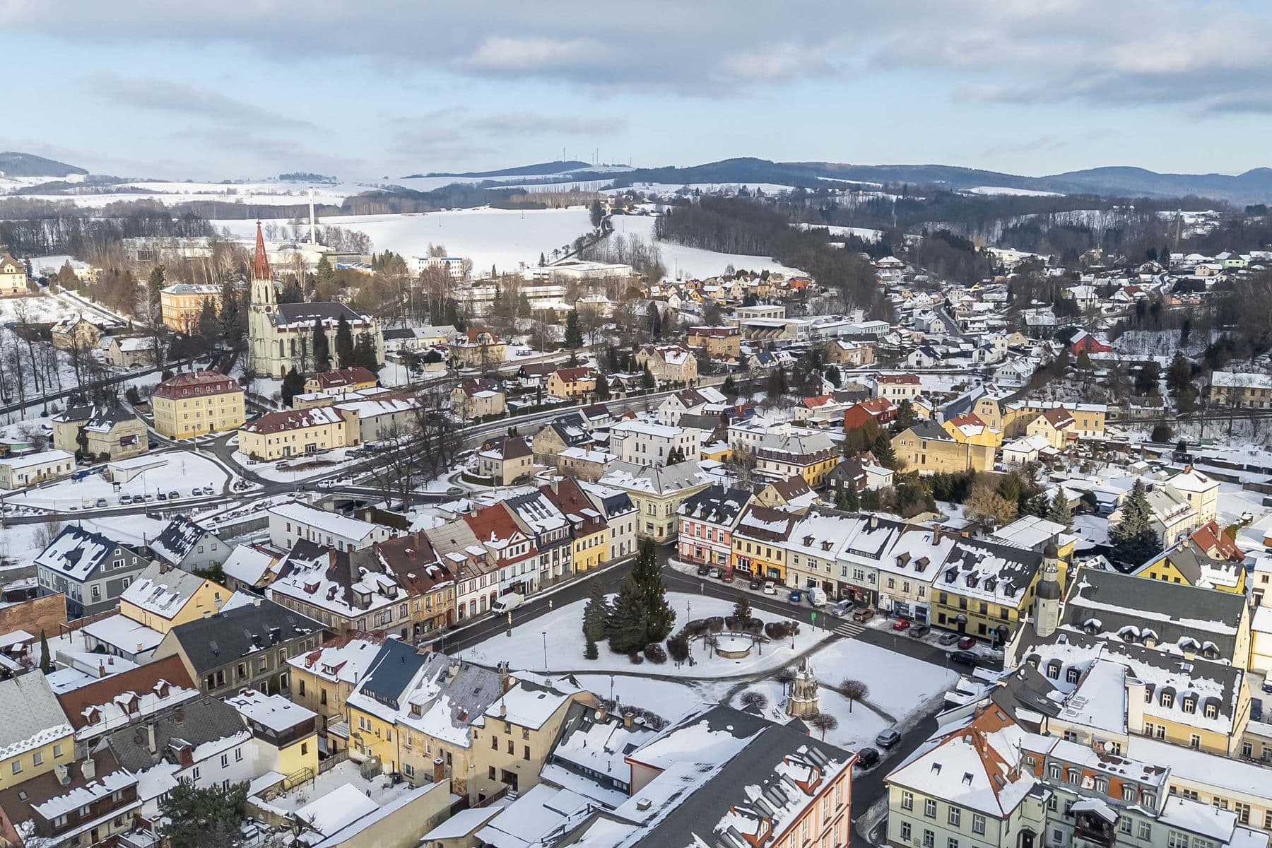 Prodej domu 464 m², pozemek 609 m², náměstí 1. máje, Chrastava, Liberecký kraj Prodej domu 464 m², pozemek 609 m², náměstí 1. máje, Chrastava, Liberecký kraj