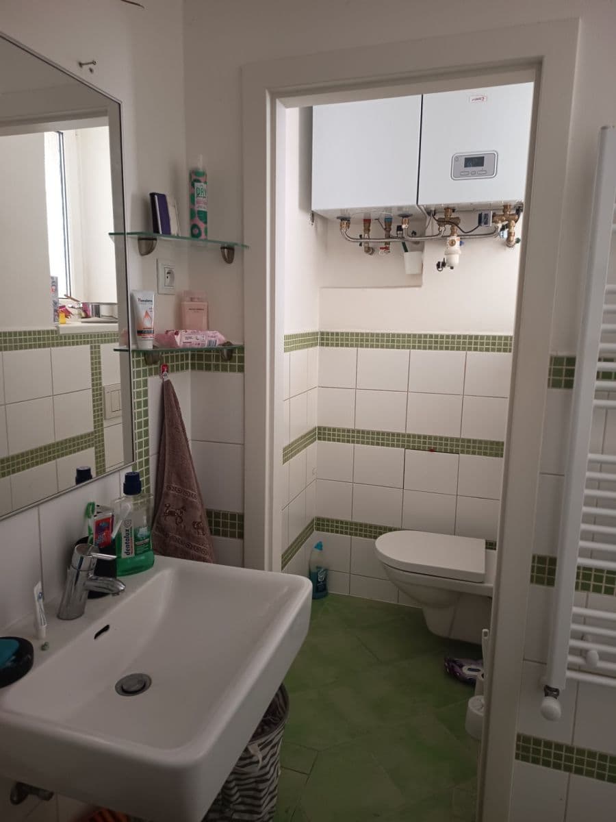 Pronájem bytu 2+kk 42 m², Nad Dvorem, Karlovy Vary, Karlovarský kraj Pronájem bytu 2+kk 42 m², Nad Dvorem, Karlovy Vary, Karlovarský kraj