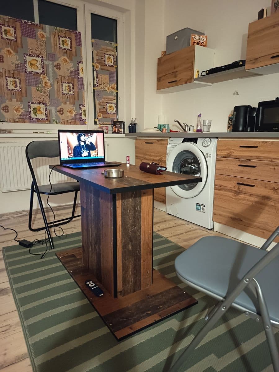 Pronájem bytu 2+kk 42 m², Nad Dvorem, Karlovy Vary, Karlovarský kraj Pronájem bytu 2+kk 42 m², Nad Dvorem, Karlovy Vary, Karlovarský kraj