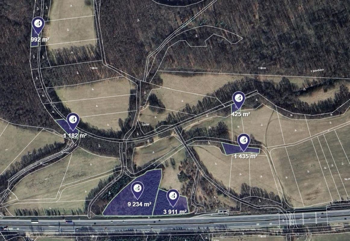 Prodej pozemku 85.678 m², Oseček, Středočeský kraj Prodej pozemku 85.678 m², Oseček, Středočeský kraj