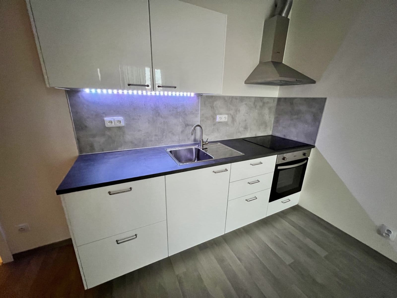 Prodej bytu 2+kk 38 m², Olgy Havlové, Praha, Praha Prodej bytu 2+kk 38 m², Olgy Havlové, Praha, Praha