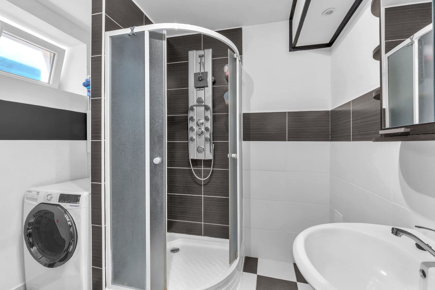 Prodej bytu 2+1 70 m², Náměstí, Hostinné, Královéhradecký kraj Prodej bytu 2+1 70 m², Náměstí, Hostinné, Královéhradecký kraj